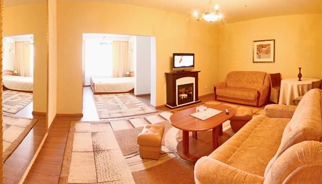 Отель Hotel Sobieski Жолква