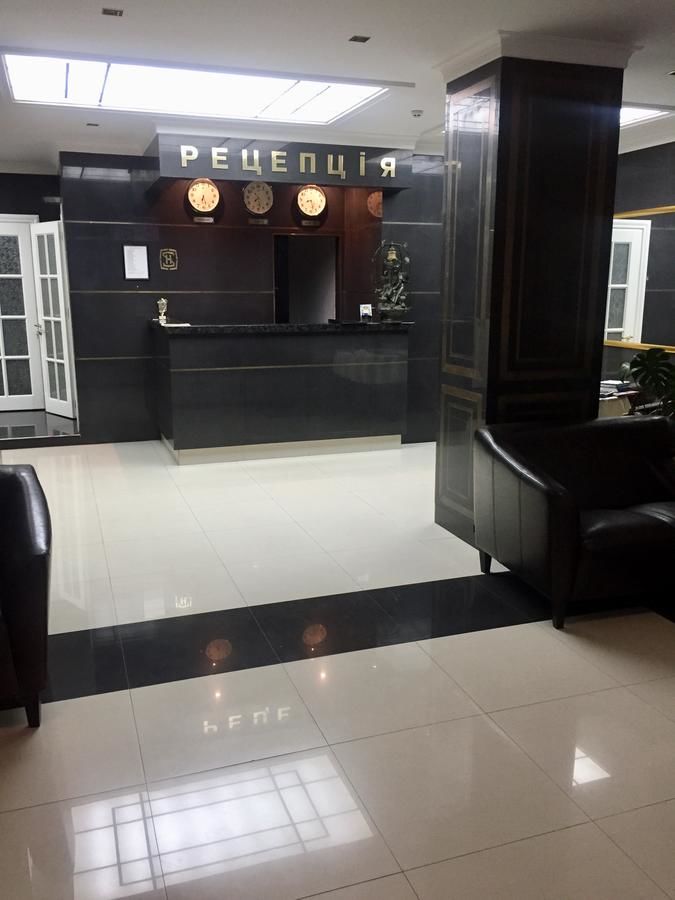Отель Hotel Sobieski Жолква-12