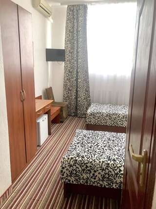 Отель Hotel Sobieski Жолква Двухместный номер «Комфорт» с 2 отдельными кроватями-1